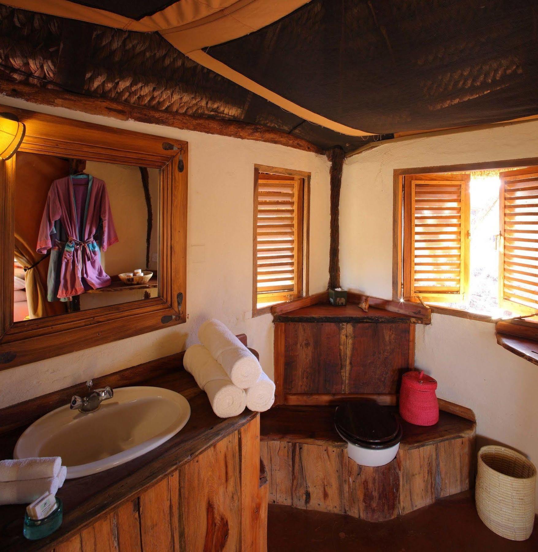 ホテル Elewana Lewa Safari Camp Timau エクステリア 写真
